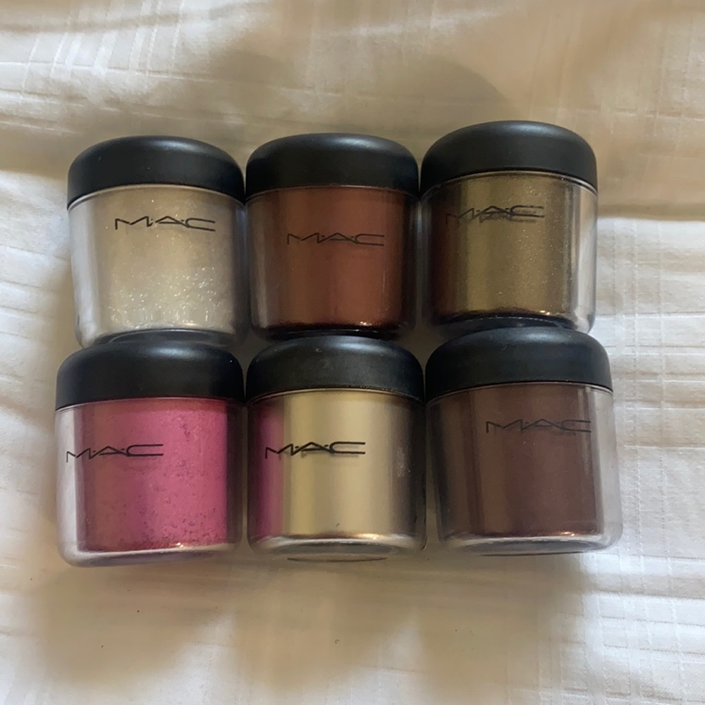 MAC pigment Lot